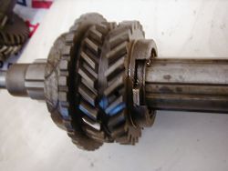 Splined locking ring